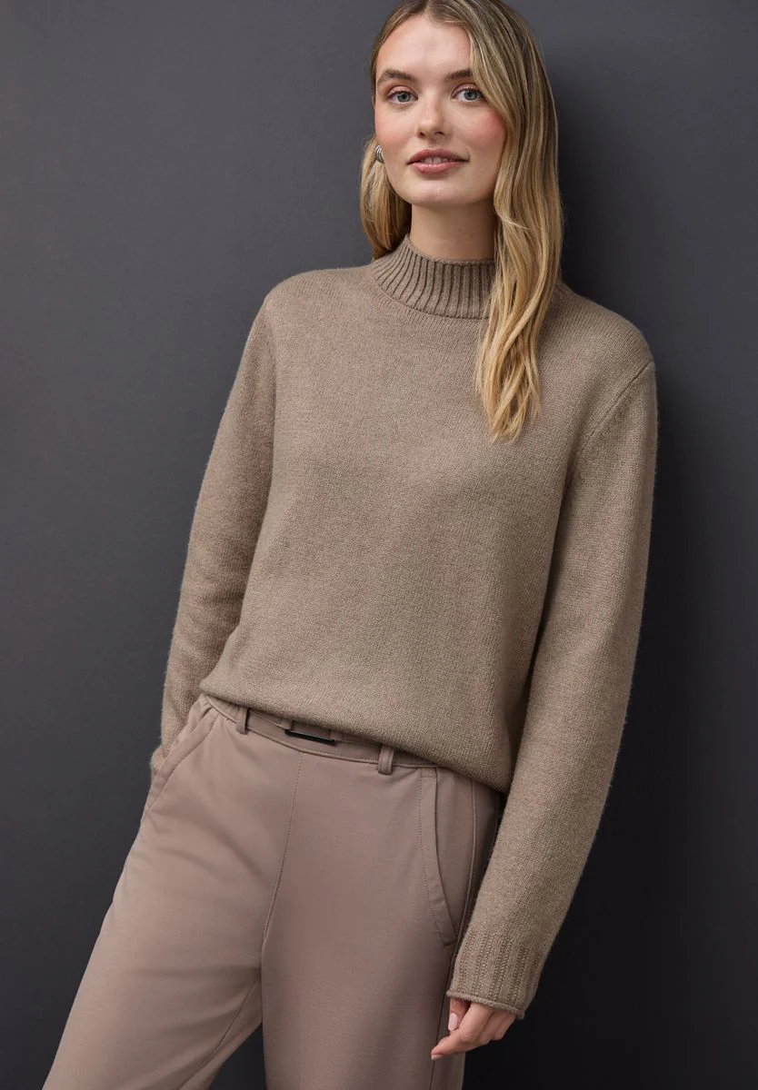 Basic Turtleneck Pullover - Image 3