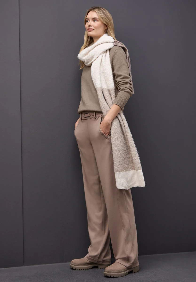 Basic Turtleneck Pullover - Image 5