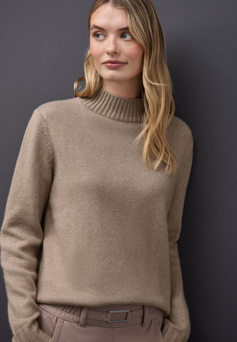 Basic Turtleneck Pullover - Image 6