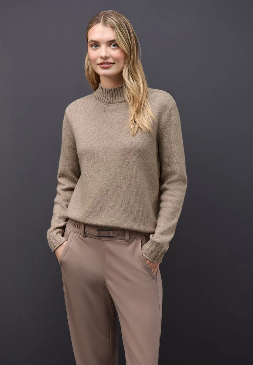 Basic Turtleneck Pullover - Image 7