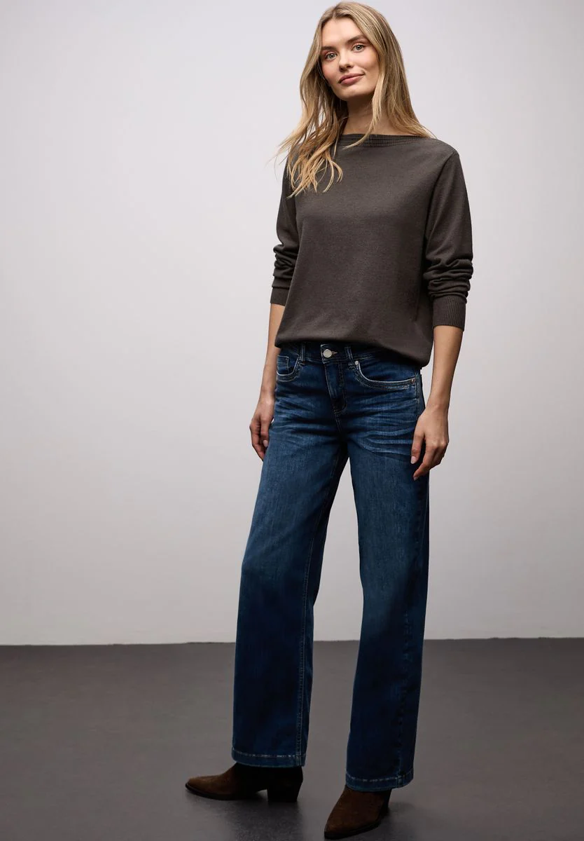Basic U-Boot Pullover - Image 5