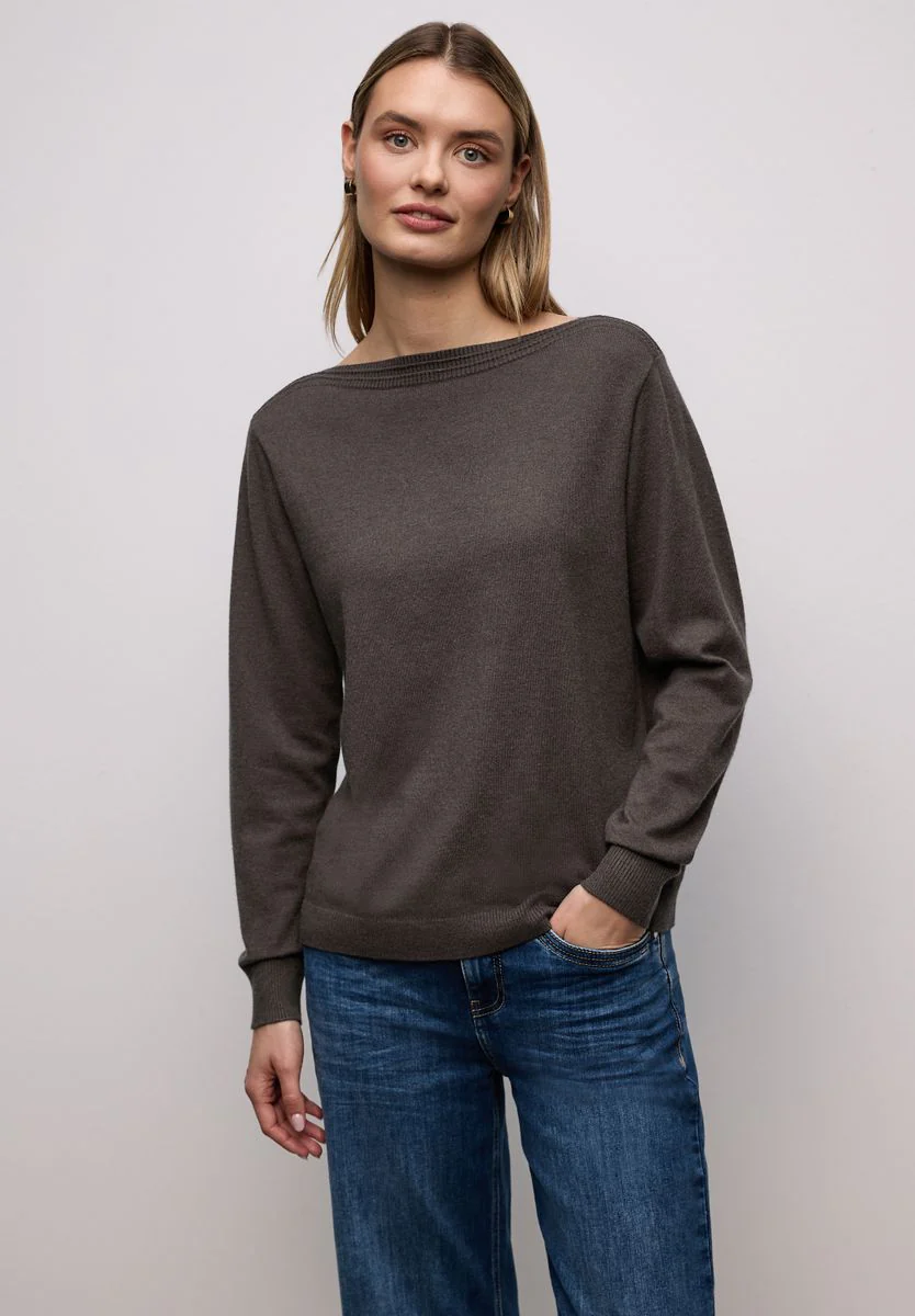 Basic U-Boot Pullover - Image 7
