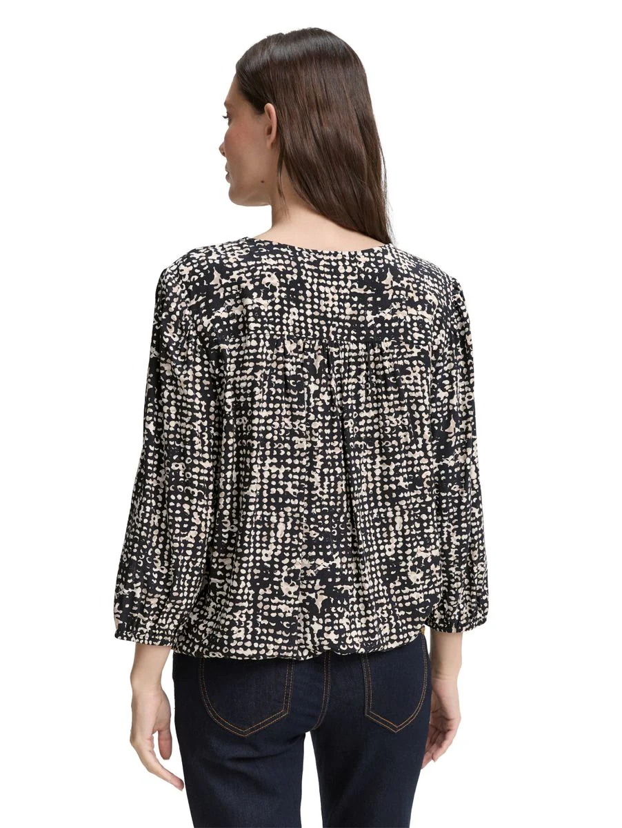 blouse with feminine V-neck - Image 4