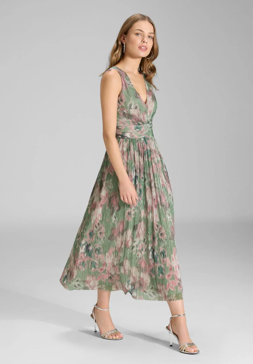 Cocktailkleid aus bedrucktem Plissee Jersey mit V-Ausschnitt - Image 5