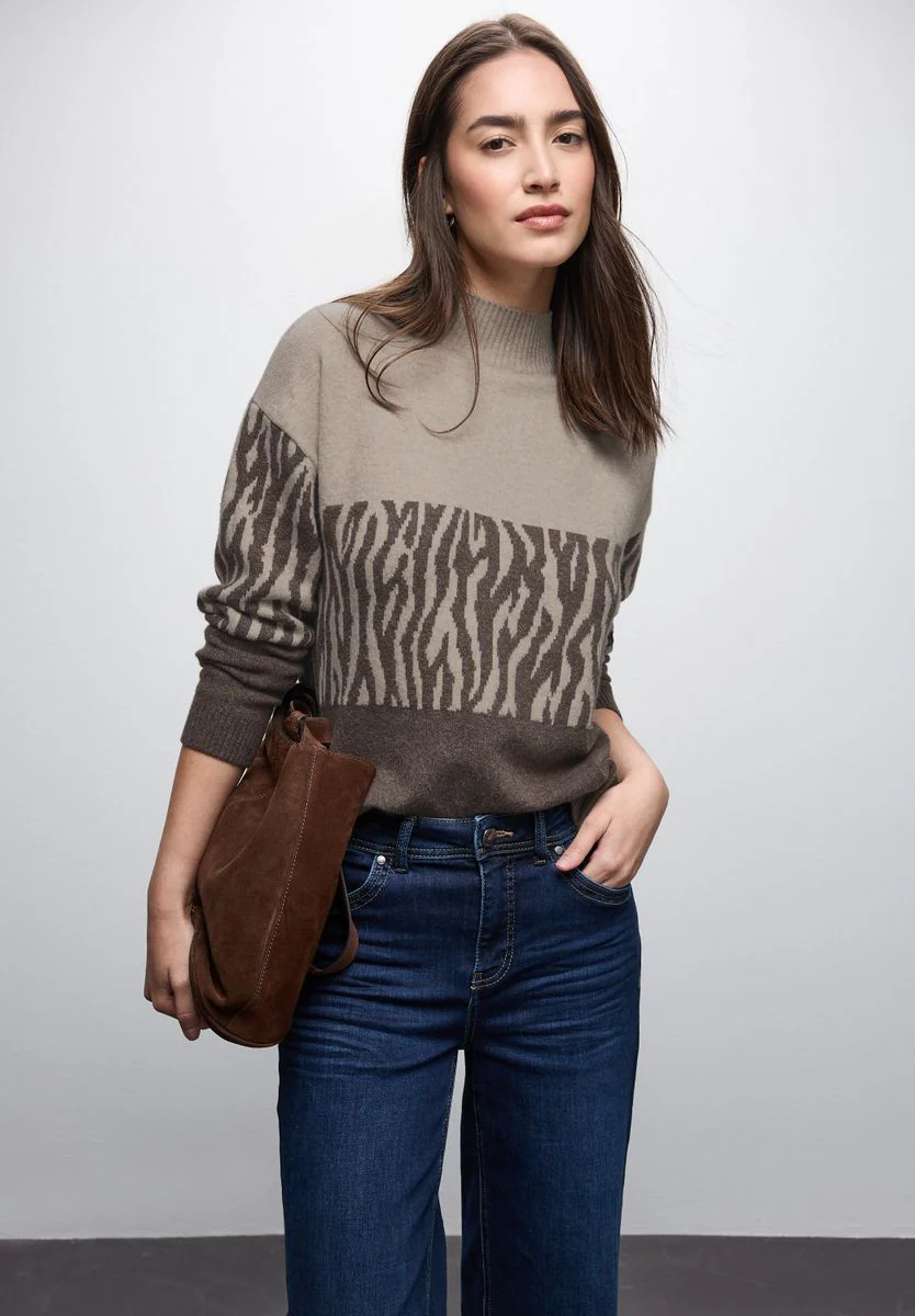 Color-Block Jacquard Sweater - Image 3
