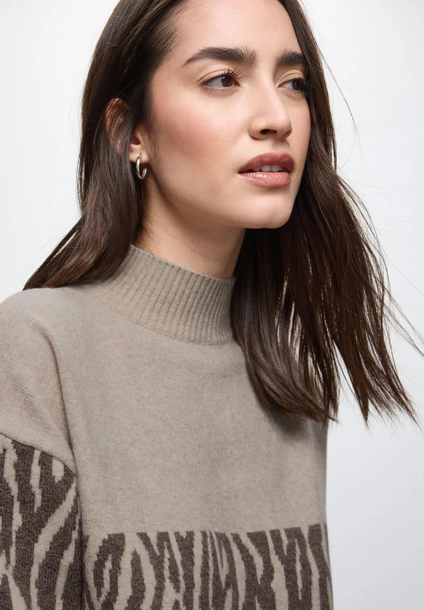 Color-Block Jacquard Sweater - Image 6