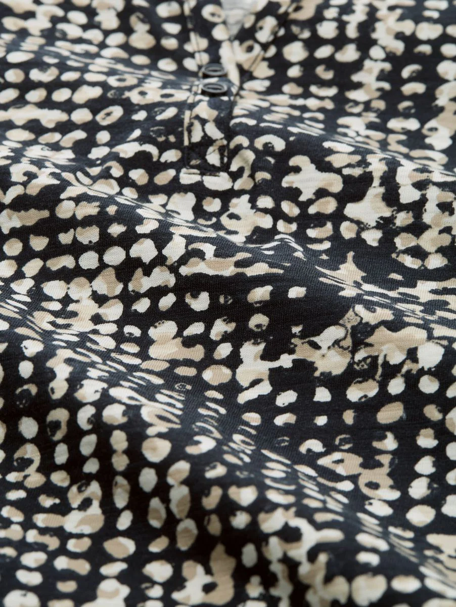 T-shirt henley alloverprinted - Image 2