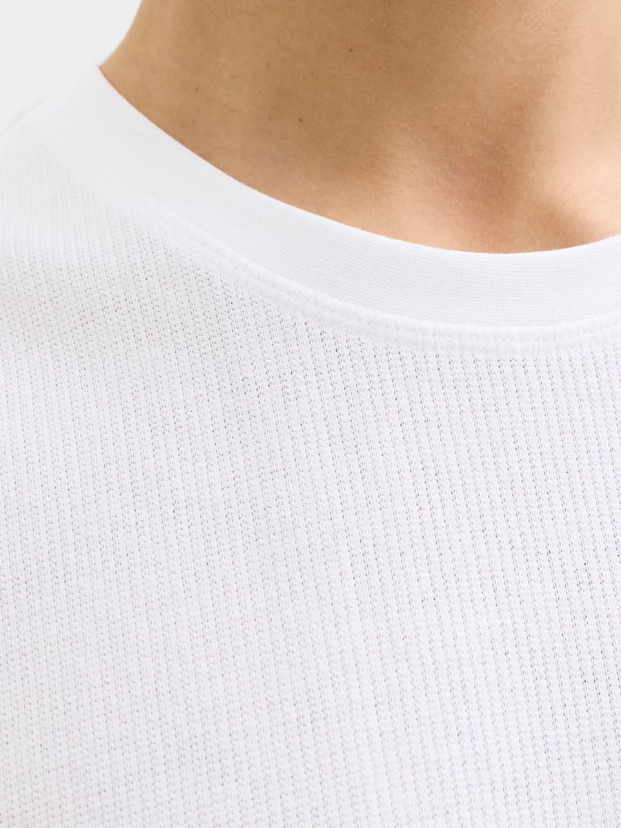 JORHYERES SLEEVELESS TEXTURE TEE - Image 5