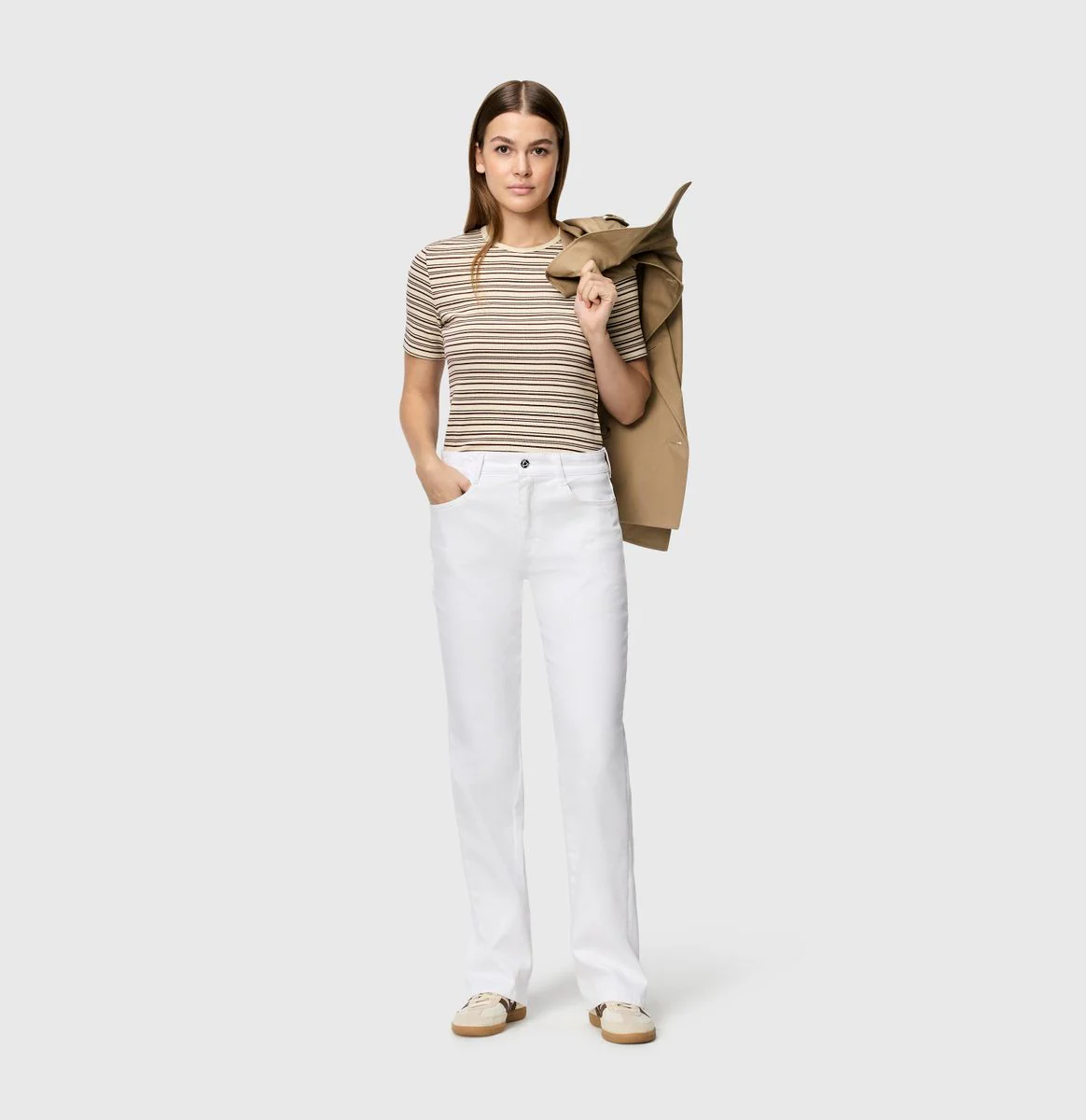 LAURA - Image 5