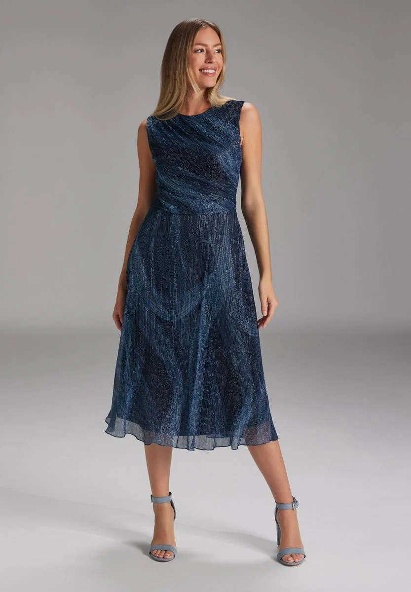 Plissiertes Kleid mit Metallicfäden - Image 3