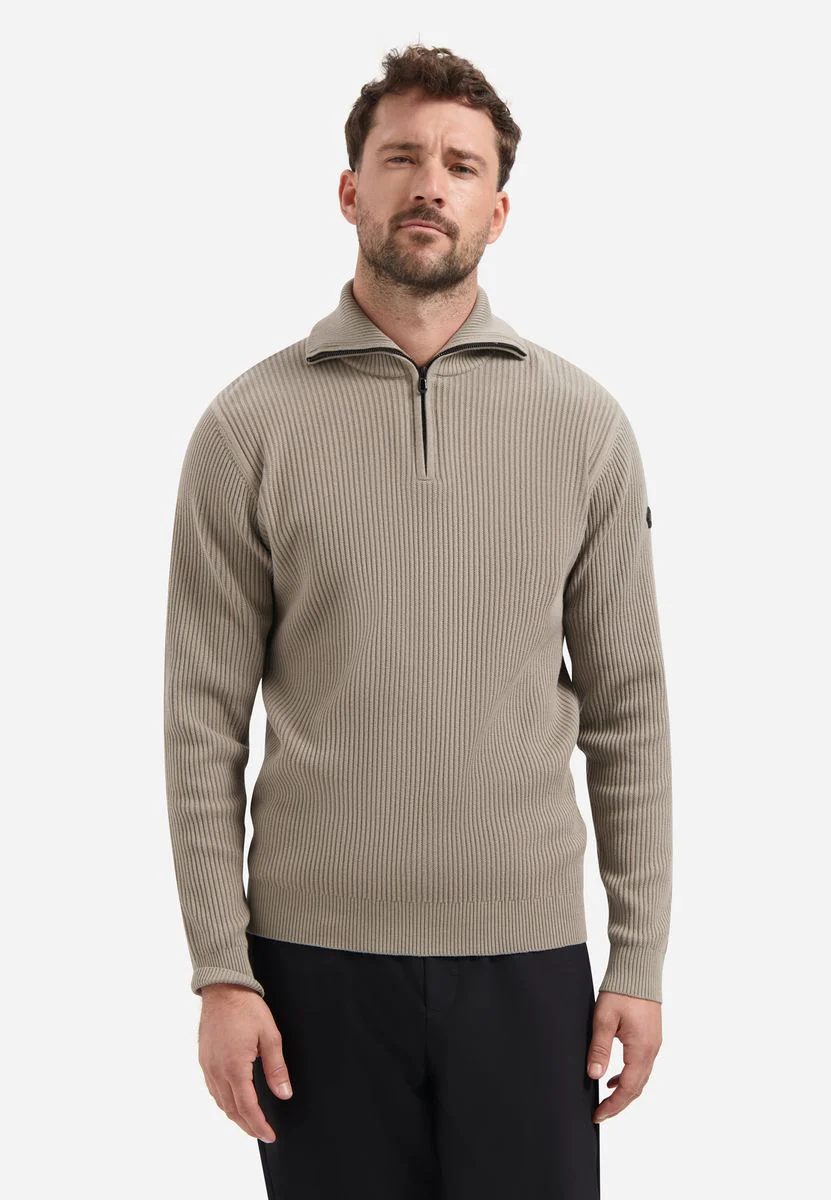 Pullover Half Zip Wing Collar Tuck Stitch