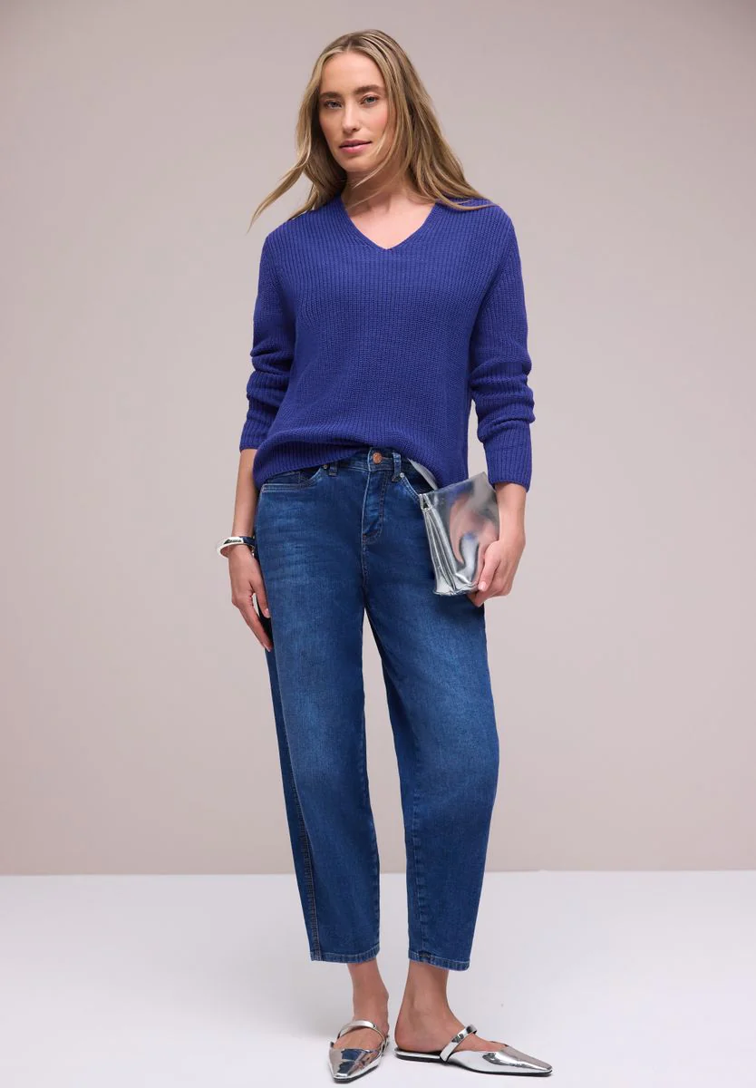 LTD QR_V-neck sweater - Image 3