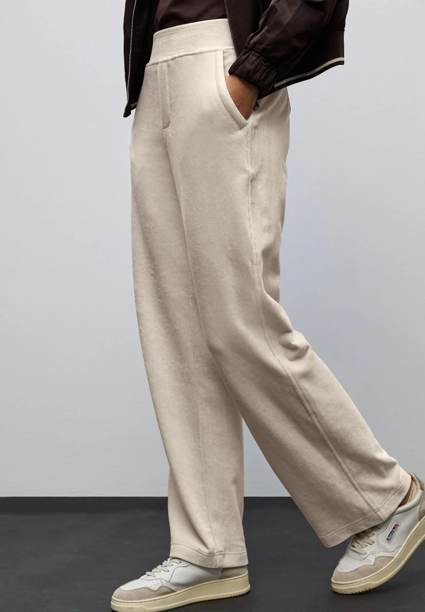 Straight Leg Cordhose - Image 3