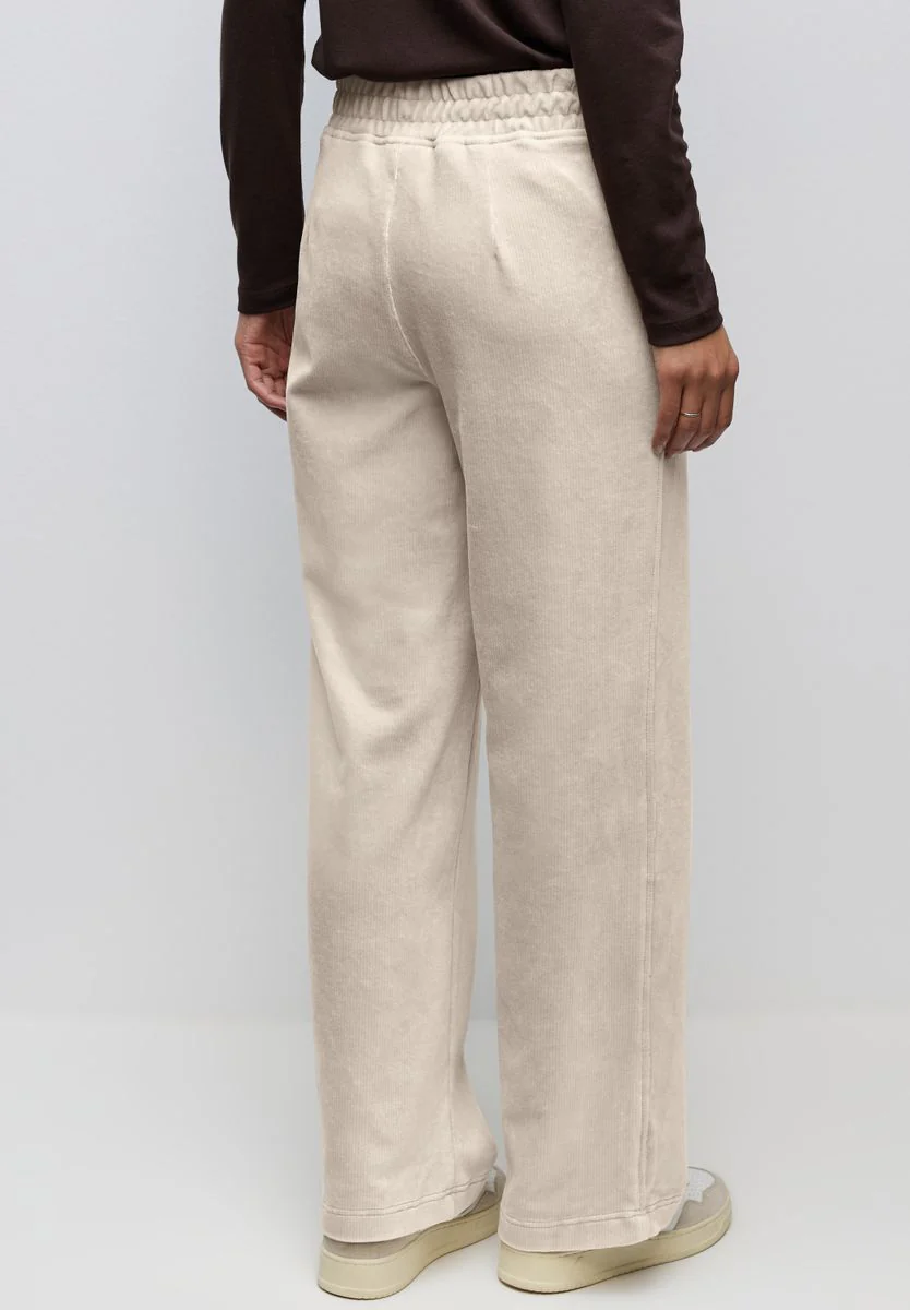 Straight Leg Cordhose - Image 4