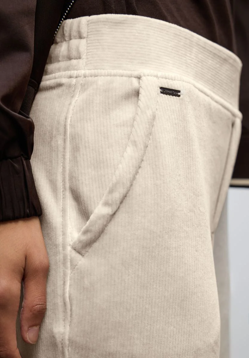 Straight Leg Cordhose - Image 6
