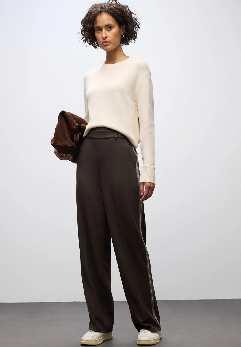 Straight Leg Hose - Image 6