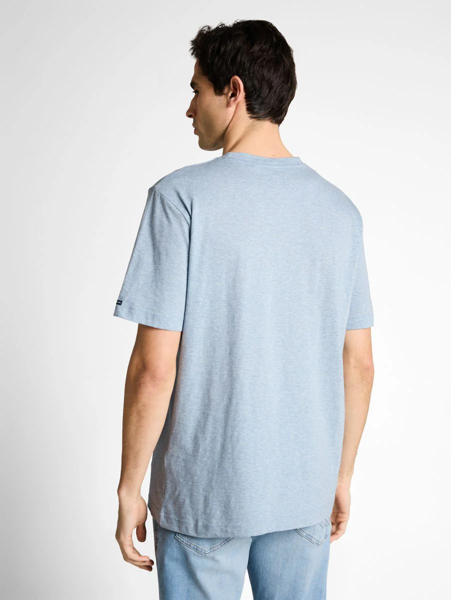 T-Shirt mit feinem Streifenmuster - Image 4
