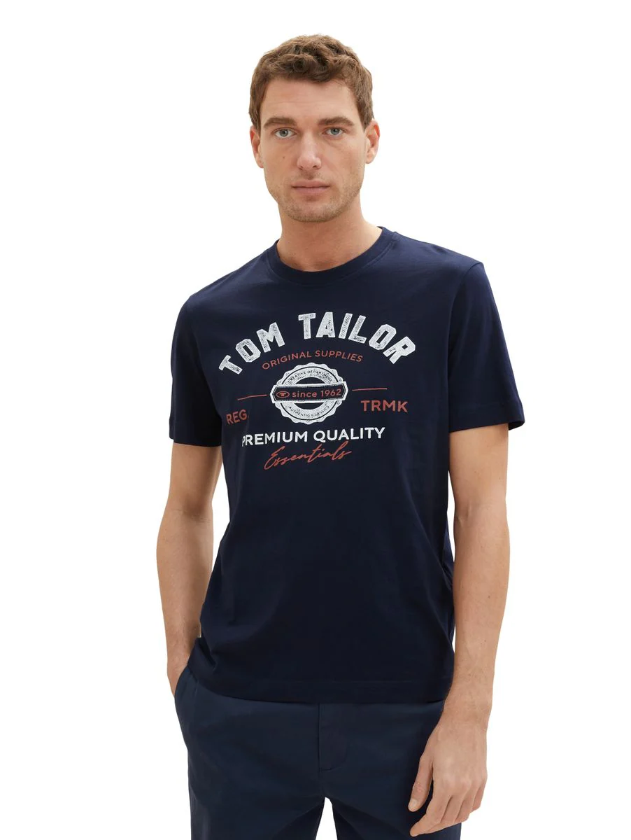 logo tee