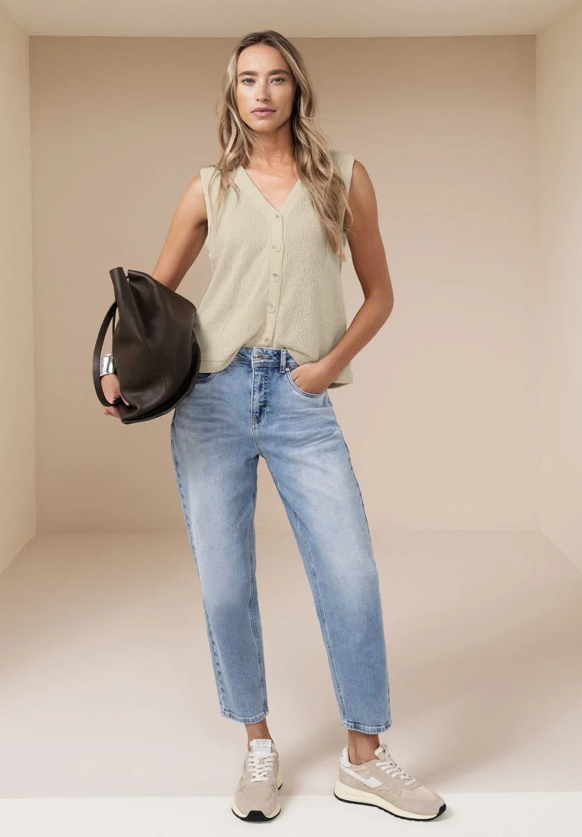 knit look v-neck vest - Image 5