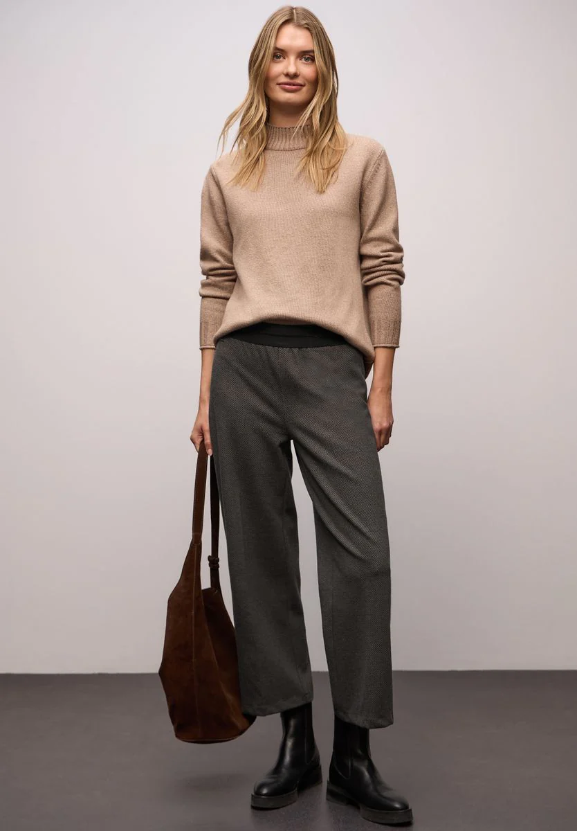Wide Leg Herringbone  Hose - Image 5